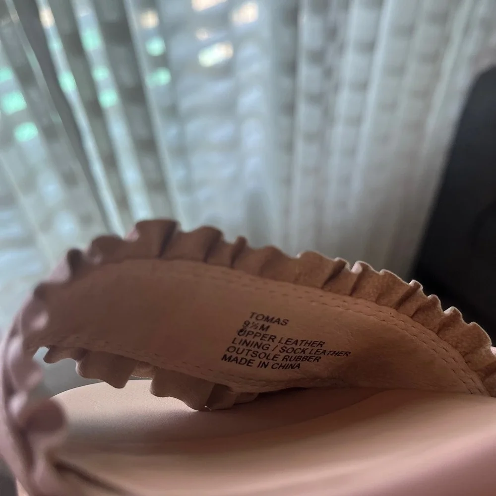 Kate Spade Tomas Nude Beige Ruffle Leather Cork Wedge Sandals 9.5M Preppy